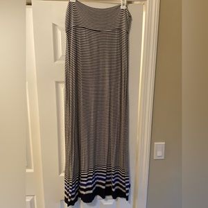 Max Studio size medium white with blue striped maxi skirt with folded waist LN